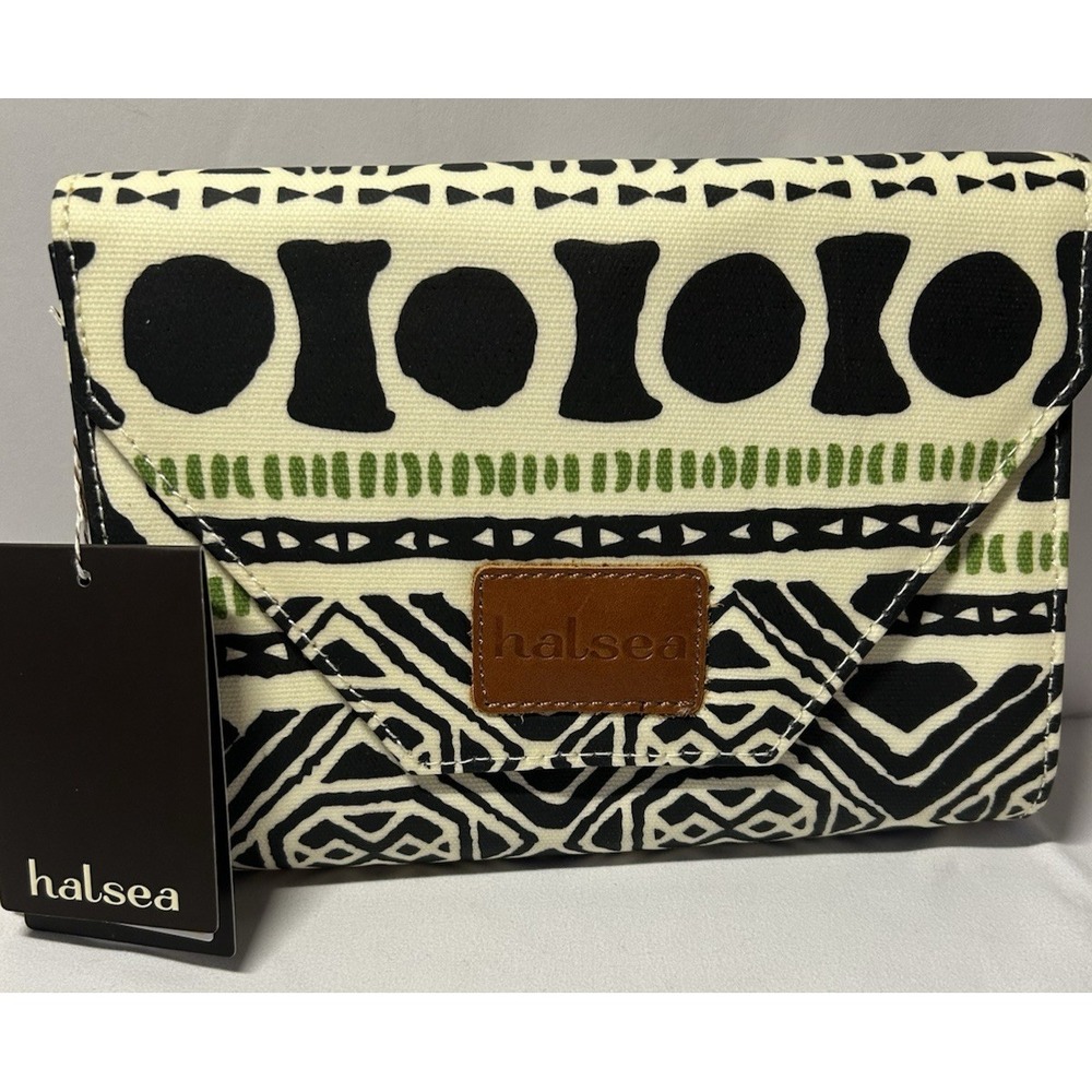 NEW HALSEA Envelope CLUTCH pattern is EL MORRO  COLOR  Black/Ivory/green W3